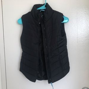 NWT Aeropostale black zip up puffer vest fall causal wardrobe basic staple
